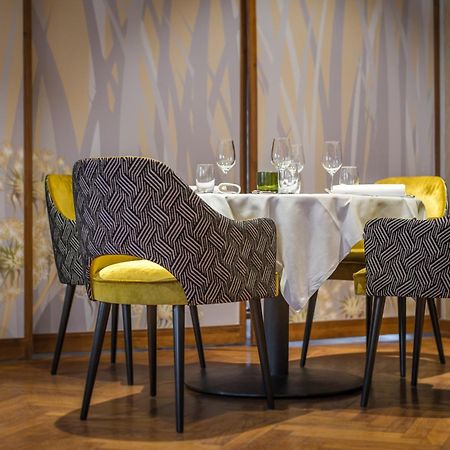 Aux Deux Clefs Hostellerie Groff Biesheim Bagian luar foto