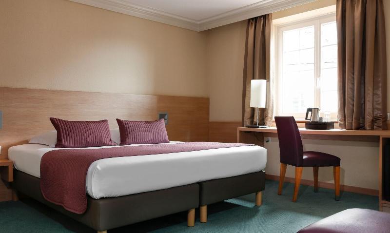 Aux Deux Clefs Hostellerie Groff Biesheim Bagian luar foto